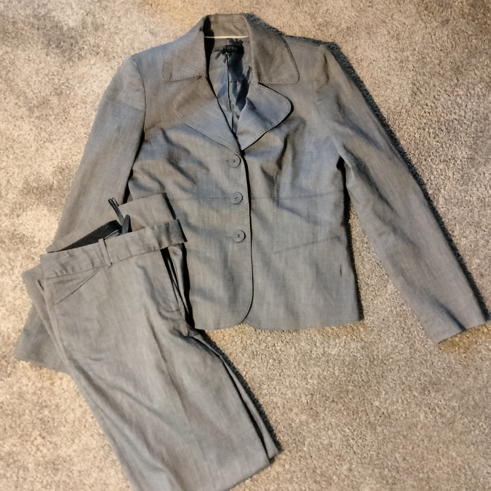 Anne Klein Elegant Gray Pantsuit
